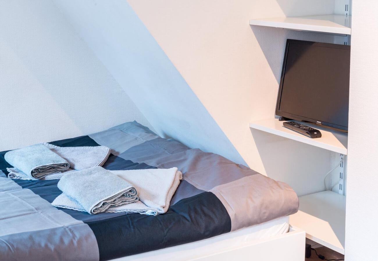 Hitrental Schmidgasse - Apartments Цюрих Экстерьер фото